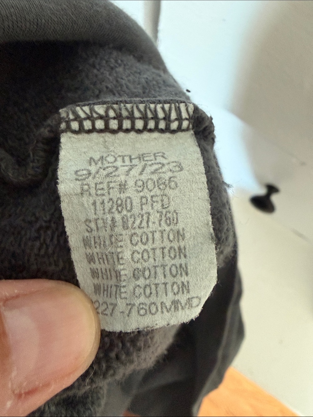 Mother Psychic Readings Open Graphic Sweatshirt - Black with Pink Print M - Picture 3 of 3